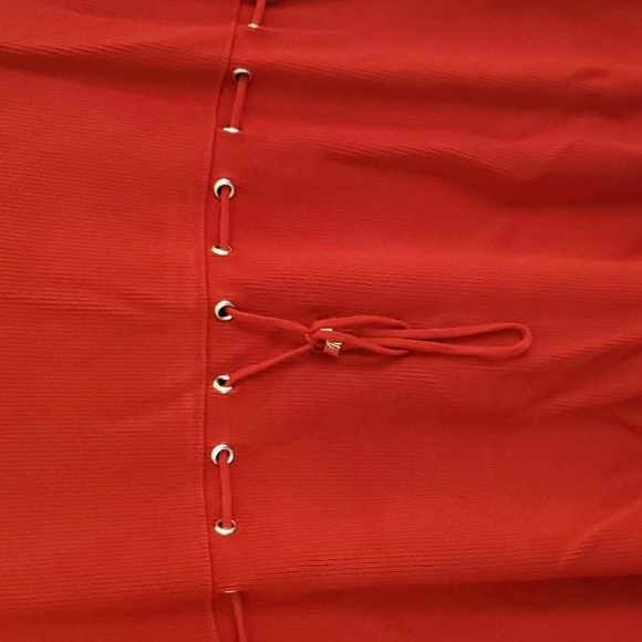 BCBG Maxazria Women's Sleeveless Top. - Picture 3 of 4